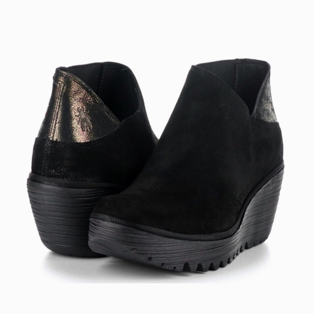 FLY LONDON Yego 501400-007 Black/Pewter Suede Booties Size-8/38 A lightweight we